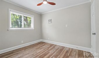 2728 Arnold Dr, Charlotte, NC 28205