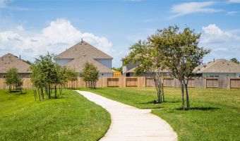 402 Emma St, Angleton, TX 77515