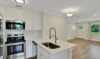 553 DAVID St, Atlantic Beach, FL 32233