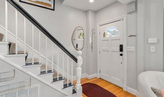 15 Ash St 15, Belmont, MA 02478