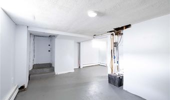 12 BROAD St, Coventry, RI 02816