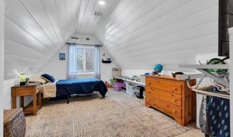 375 E BARNEGAT Ave, Bayville, NJ 08721