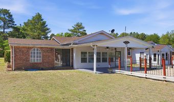 122 Forest Dr, Aberdeen, NC 28315
