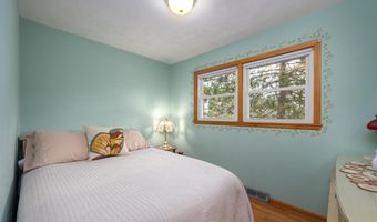 917 Sunrise Beach Dr, Amery, WI 54001