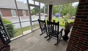 422 E Savannah St, Calhoun Falls, SC 29628