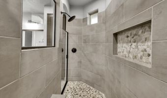 839 Shady Grv, Adkins, TX 78101