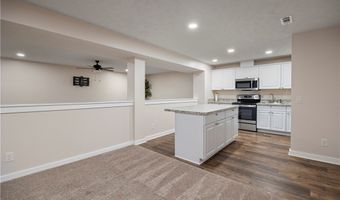 160 Eagle Cir, Amherst, OH 44001