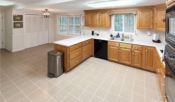 180 Broomsedge Trl, Athens, GA 30605