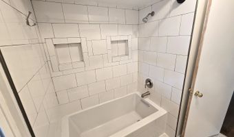 901 E Krage Dr, Addison, IL 60101