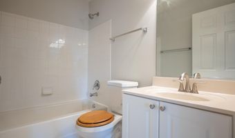 4951 BRENMAN PARK Dr 410, Alexandria, VA 22304