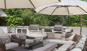 14 St Mary's Ln, Amagansett, NY 11930