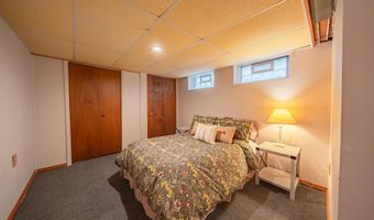 2104 S Circle Dr, Ann Arbor, MI 48103