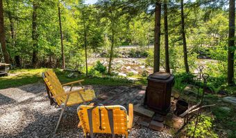 18 Spring Rd, Albany, NH 03818