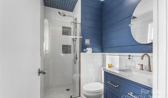 5 Deanwood Cir, Asheville, NC 28803