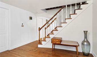 60 Fennec Ln, Amherst, NY 14051