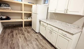 1409 S McCoy St, Aberdeen, SD 57401