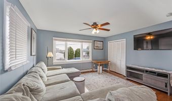 15 Bingham Pl, Amityville, NY 11701