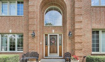 913 S DRYDEN Pl, Arlington Heights, IL 60005