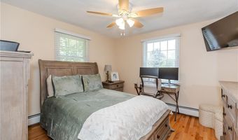 30 Warren Ave, Johnston, RI 02919