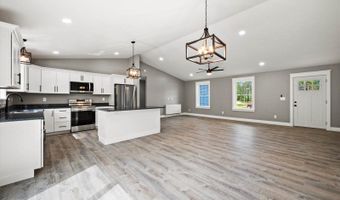 633 Streamside Ave, Hermon, ME 04401