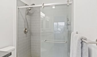15 KULANIHAKOI St 12E, Kihei, HI 96753