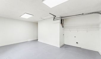 10 Chesterfield Lake Dr, Beaufort, SC 29906