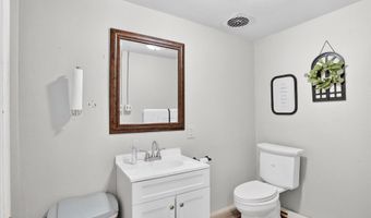 33 W Olive St, Aurora, MO 65605