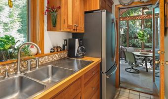 267 S Cove Rd, Burlington, VT 05401