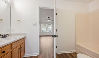 1412 Bridgewater Pl, Athens, AL 35611
