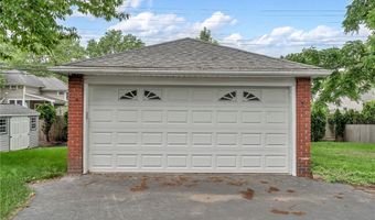 175 Highland Dr, Amherst, NY 14221