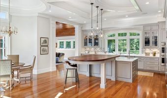 10 Ocean Lawn Ln, Newport, RI 02840