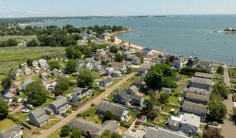 18 Waverly Rd, Branford, CT 06405