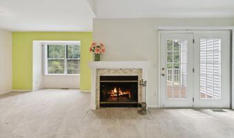 4274 Hillside Dr, Ann Arbor, MI 48105