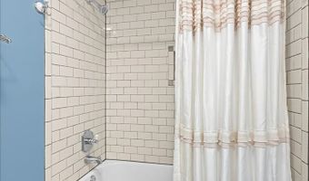 39867 N Harbor Ridge Dr, Antioch, IL 60002