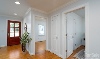 1617 Brook Rd, Charlotte, NC 28205