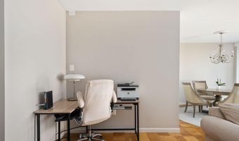 4141 N HENDERSON Rd 702, Arlington, VA 22203