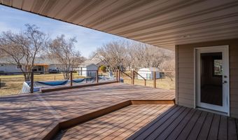 1415 Birchwood Ln, Aberdeen, SD 57401