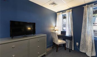 38 Dr. Marcus F Wheatland Blvd 5, Newport, RI 02840