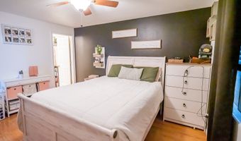 1852 S 60TH St, Springfield, OR 97478