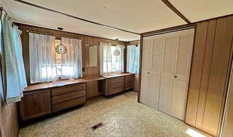 25 East Dr, East Providence, RI 02916