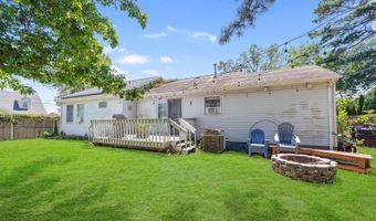 60 Walnut St, Beachwood, NJ 08722