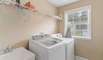 341 Spotted Ridge Cir, Woodstock, GA 30188