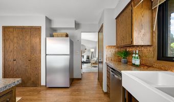 8296 144th St W, Apple Valley, MN 55124