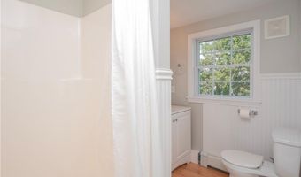 198 Gibbs Ave, Newport, RI 02840