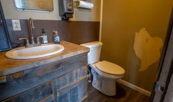 105 Couch St, Alton, MO 65606