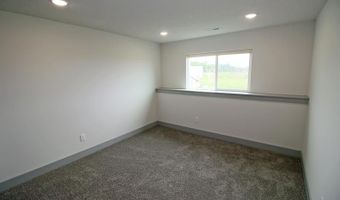 8641 E Cherrywood Ct, Bel Aire, KS 67226