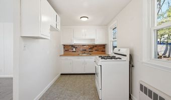 18-20 Genetti Cir, Bedford, MA 01730