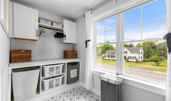 360 Pleasant St, East Providence, RI 02916