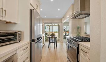 6757 Heath Ct, Carlsbad, CA 92011