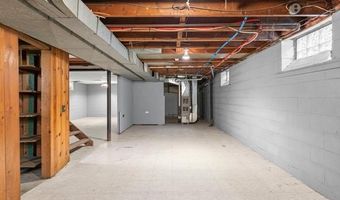 8464 Becker Ave, Allen Park, MI 48101